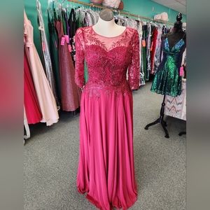 Mother's gown/evening formal dress/Burgandy Size Large
